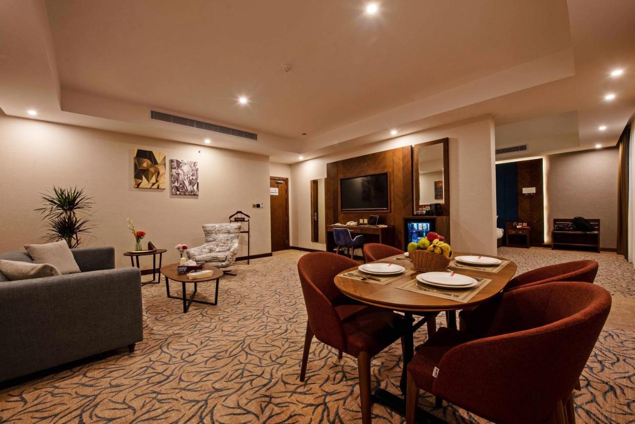 Sunday Emerald Hotel Jeddah Bagian luar foto