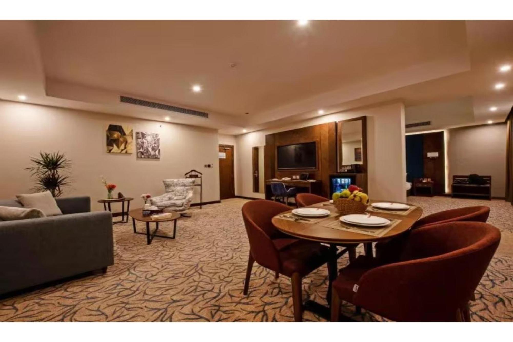 Sunday Emerald Hotel Jeddah Bagian luar foto